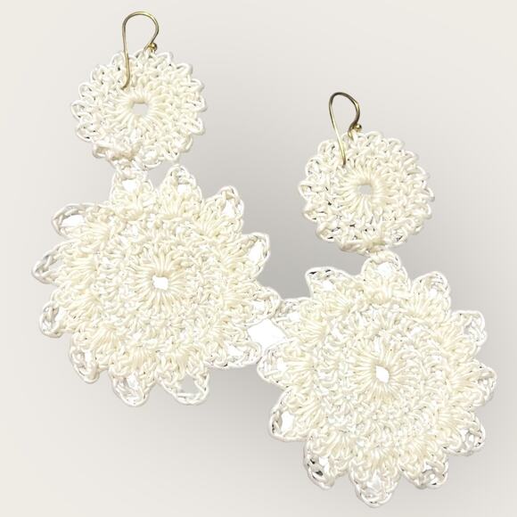 ROLLER RABBIT Macrame Earring Ivory White Hook Crochet Boho Casual NEW - Picture 1 of 4